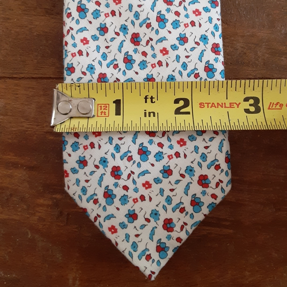 White w/ Blue & Red Floral Banana Republic Tie - Picture 3 of 5